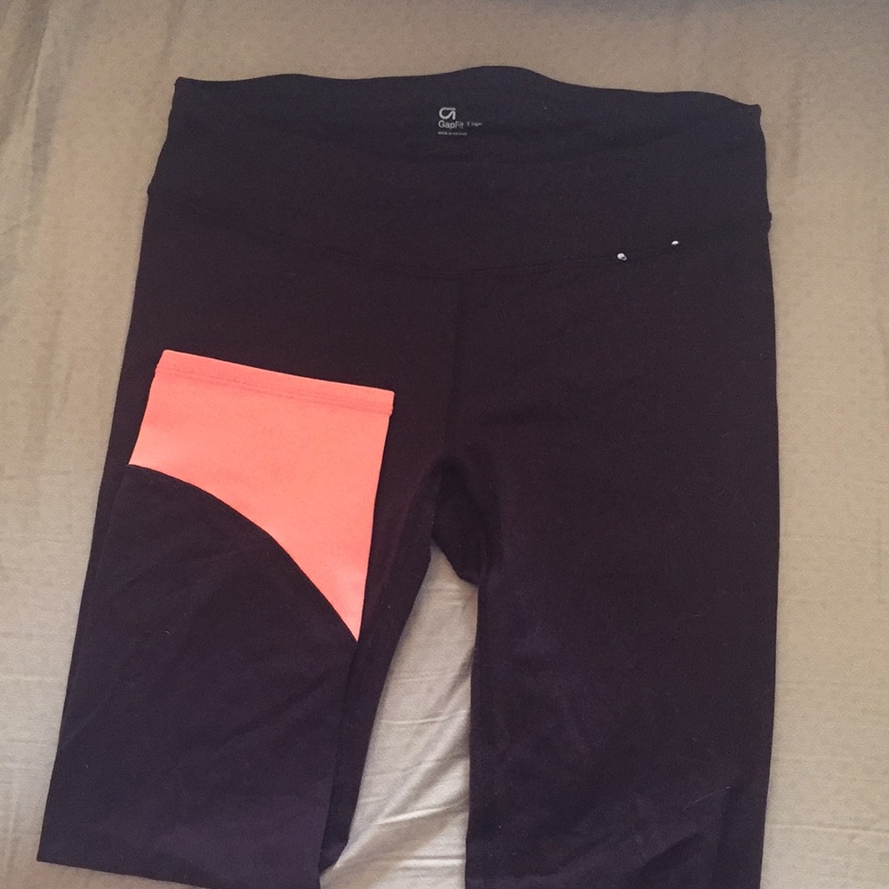 Plum wine/coral GapFit S Legging Capri